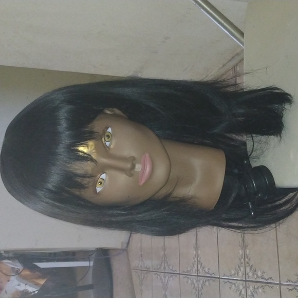 Beautiful Layered Bang Wig. About 16-18 inches long. 1B (black/brown) color. - Picture 9 of 14